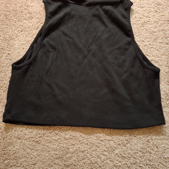 Solid crop tank top - Picture 4 of 4